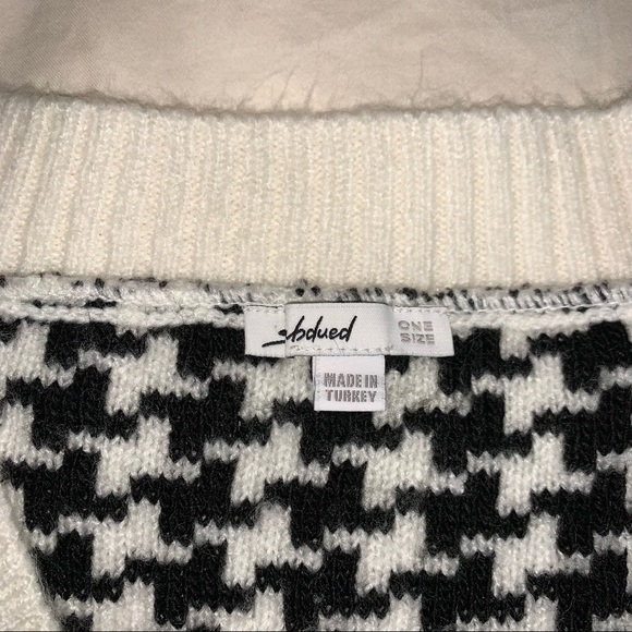 Like-New! Houndstooth Sweater Vest - Picture 3 of 5